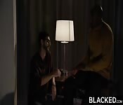 Morena caliente Lana Rhoades follando duramente