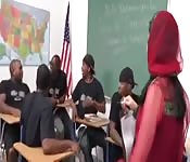 Sexo interracial tremendo en una penitenciaria